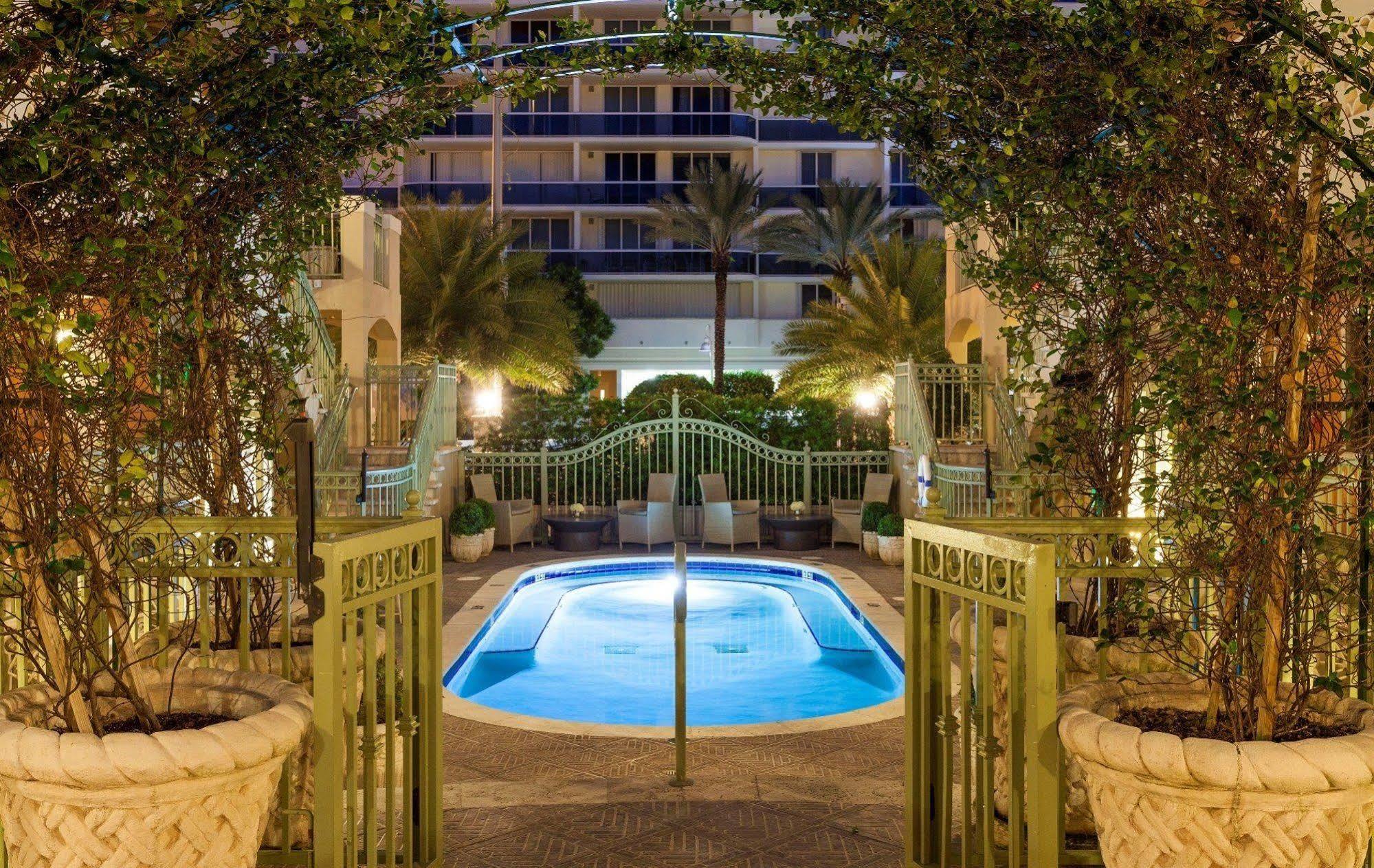 Sun Harbour Boutique Hotel Bal Harbour Bagian luar foto